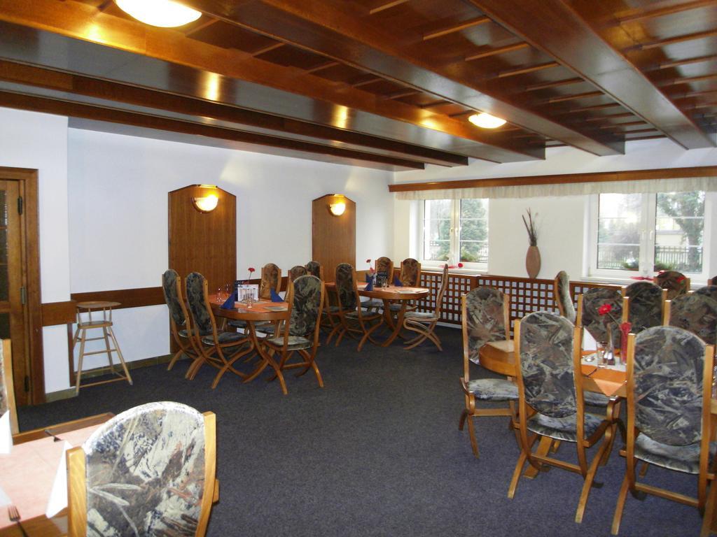 Penzion A Restaurace U Veterana Frenštát pod Radhoštěm Eksteriør billede