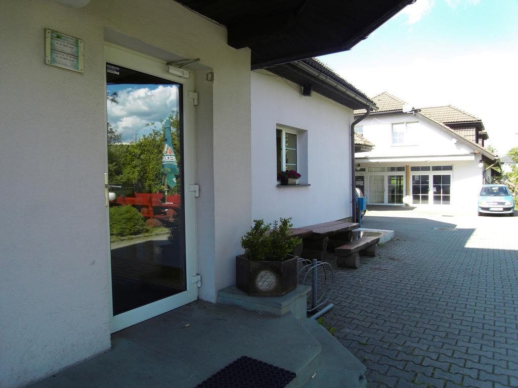 Penzion A Restaurace U Veterana Frenštát pod Radhoštěm Eksteriør billede