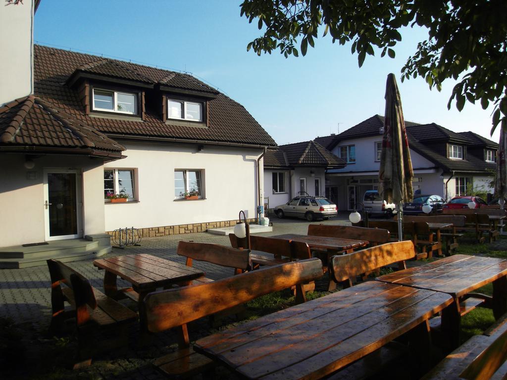 Penzion A Restaurace U Veterana Frenštát pod Radhoštěm Eksteriør billede